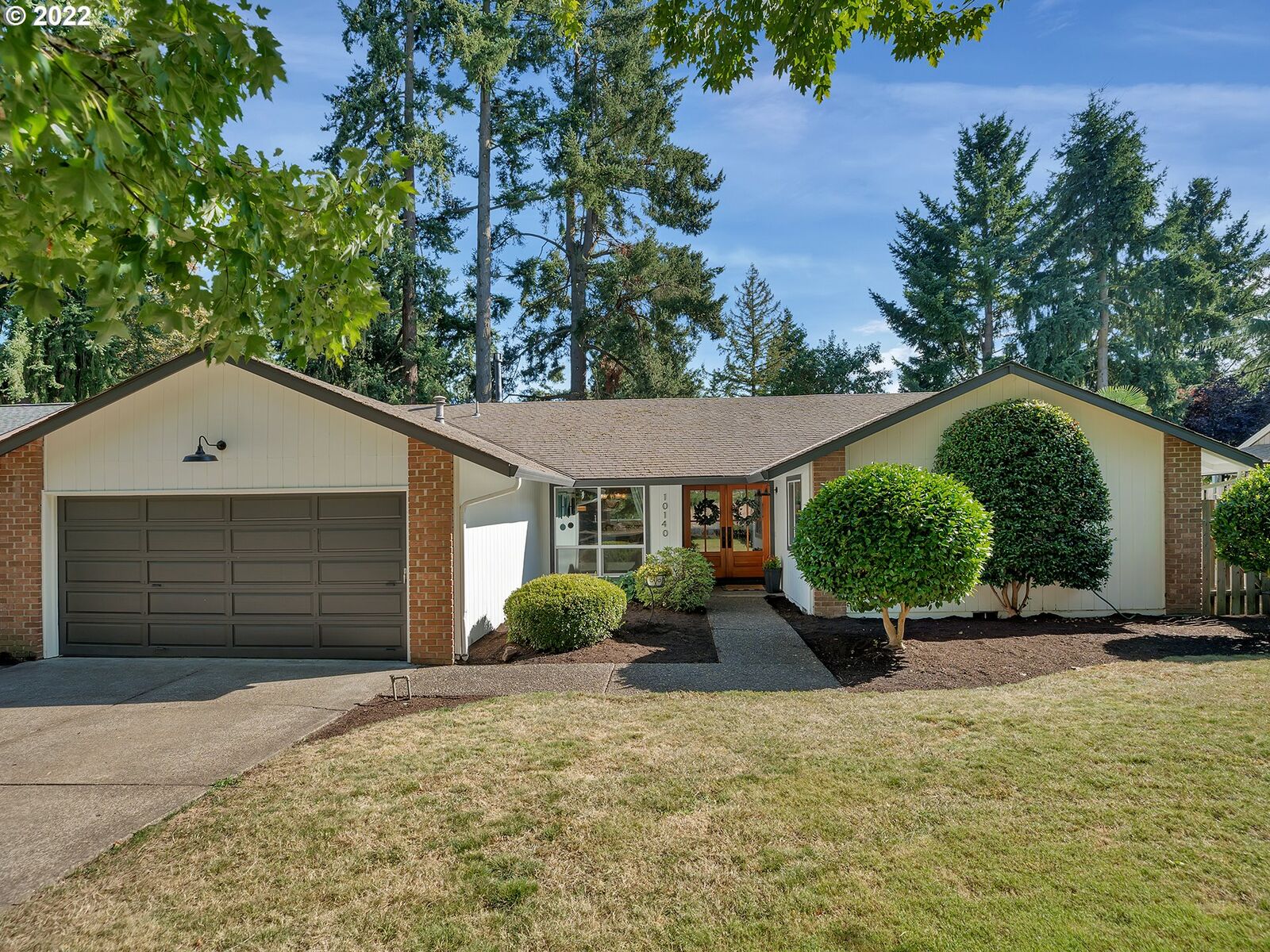 Property Photo:  10140 SW Coquille Dr  OR 97062 