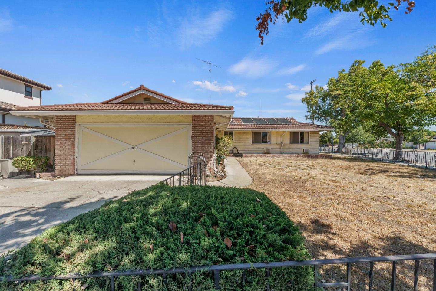 Property Photo:  10810 Farallone Drive  CA 95014 