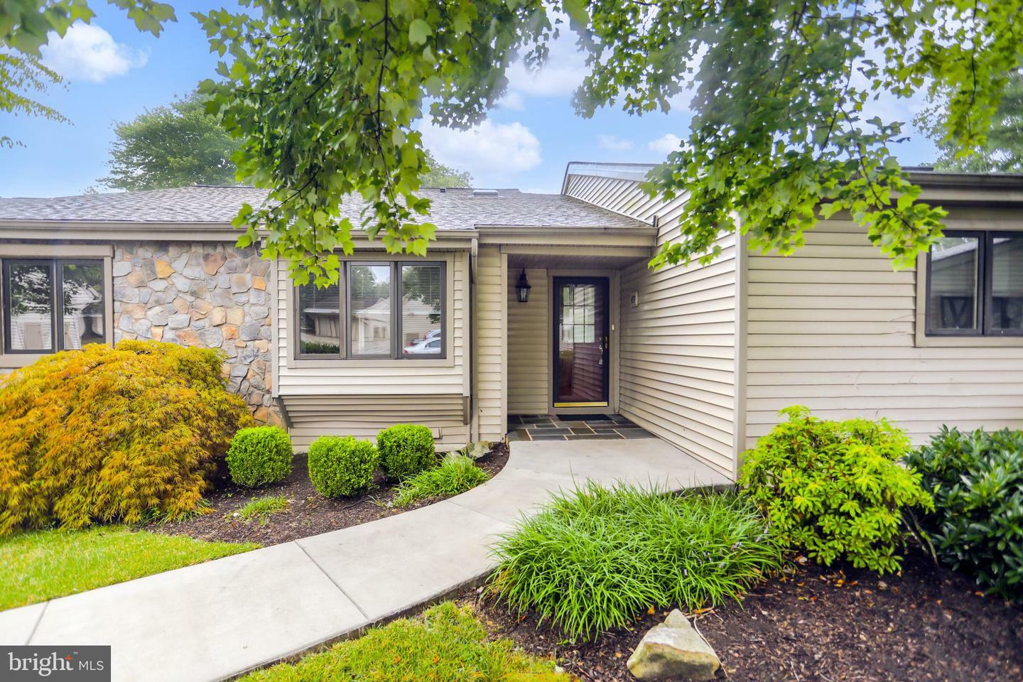 Property Photo:  433 Eaton Way  PA 19380 