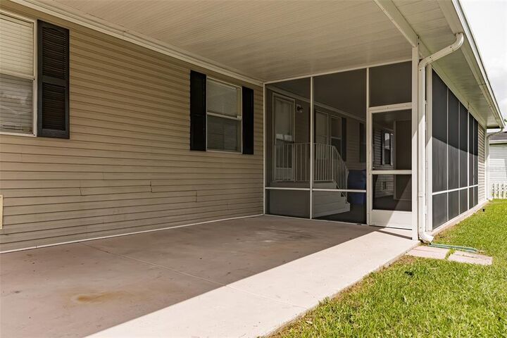 Property Photo:  8308 Fantasia Park Way  FL 33578 