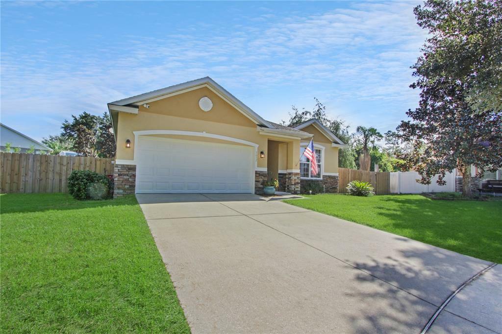 Property Photo: 3052 Boxelder Court FL 32725