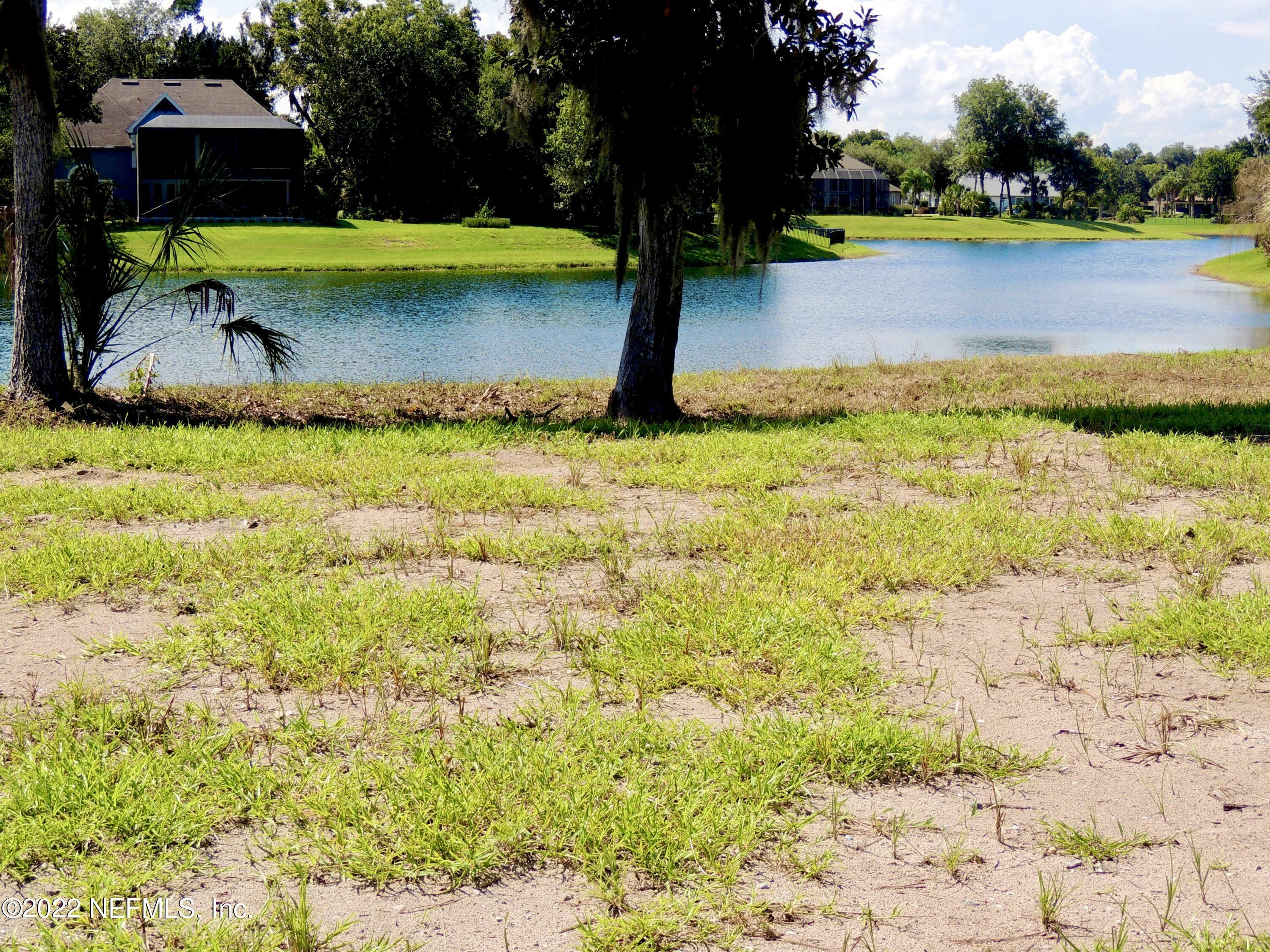 Property Photo:  13854 Saxon Lake Drive  FL 32225 