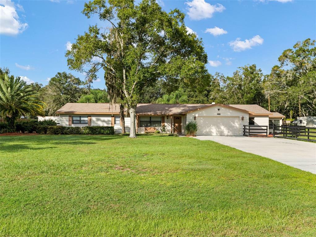 Property Photo:  27389 Golf Course Loop  FL 33544 