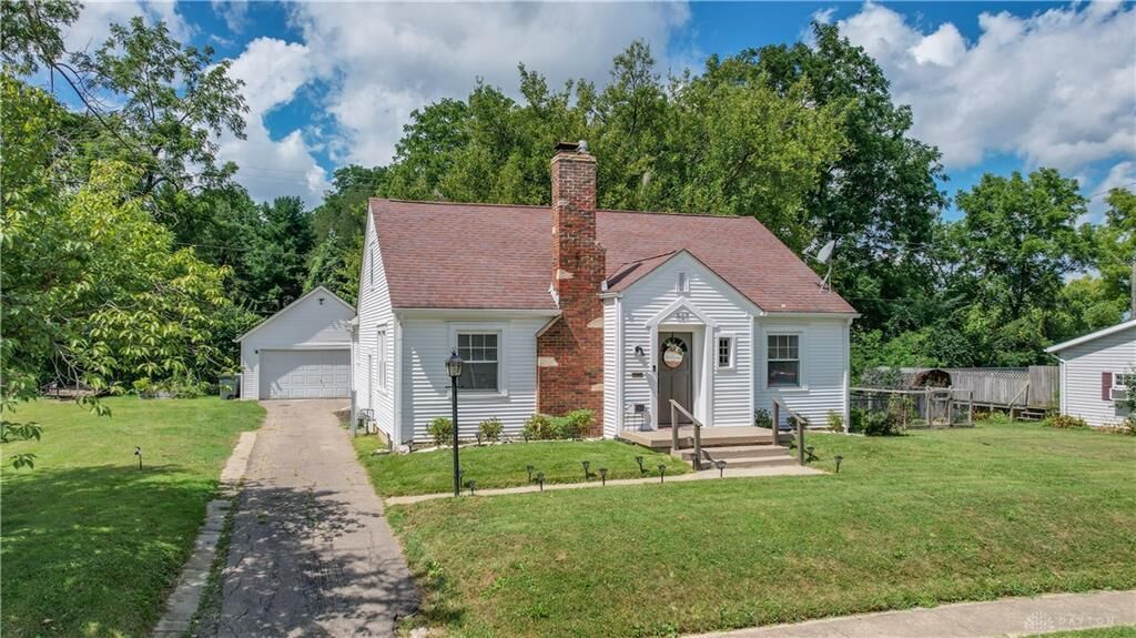 Property Photo:  327 W Roseland Avenue  OH 45503