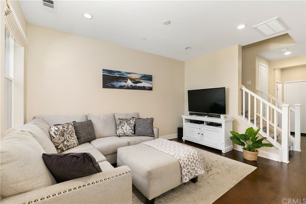 Property Photo:  5 Piara Street  CA 92694 
