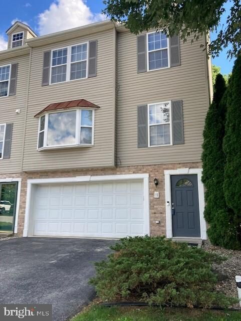 Property Photo: 11 Addicks Court DE 19808