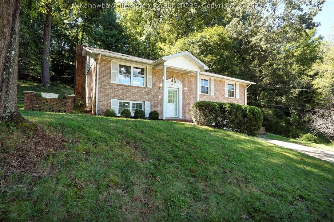 Property Photo:  110 Brookhaven Circle  WV 25143 