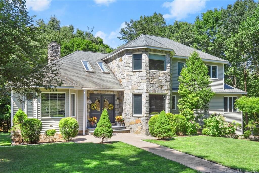 Property Photo:  94 Nursery Road  CT 06877 