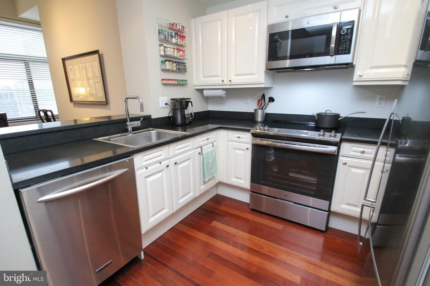 Property Photo:  1500 Chestnut Street 11B  PA 19102 