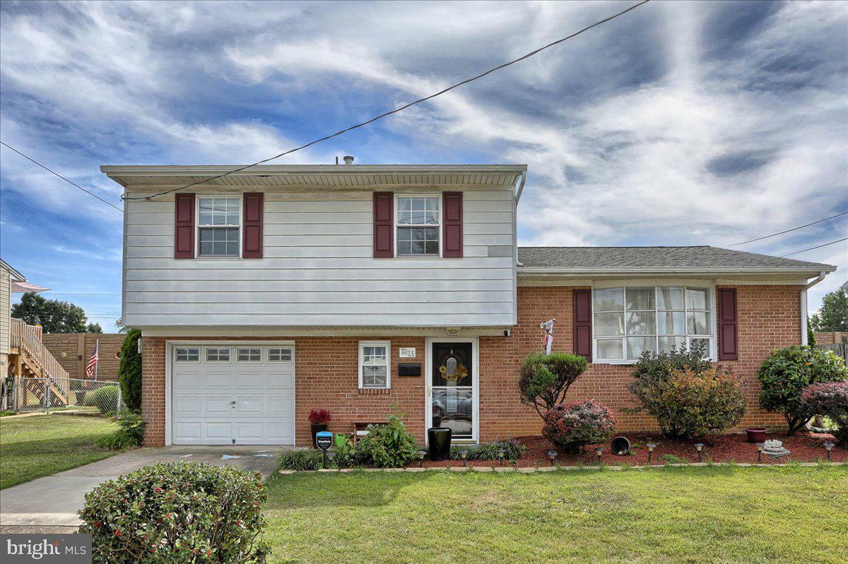 Property Photo: 4624 S Clearview Drive PA 17011