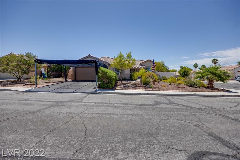 Property Photo: 6129 Isthmus Circle NV 89110