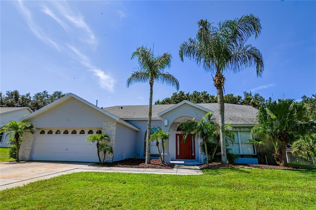 Property Photo:  14818 Spruce Pine Lane  FL 34711 