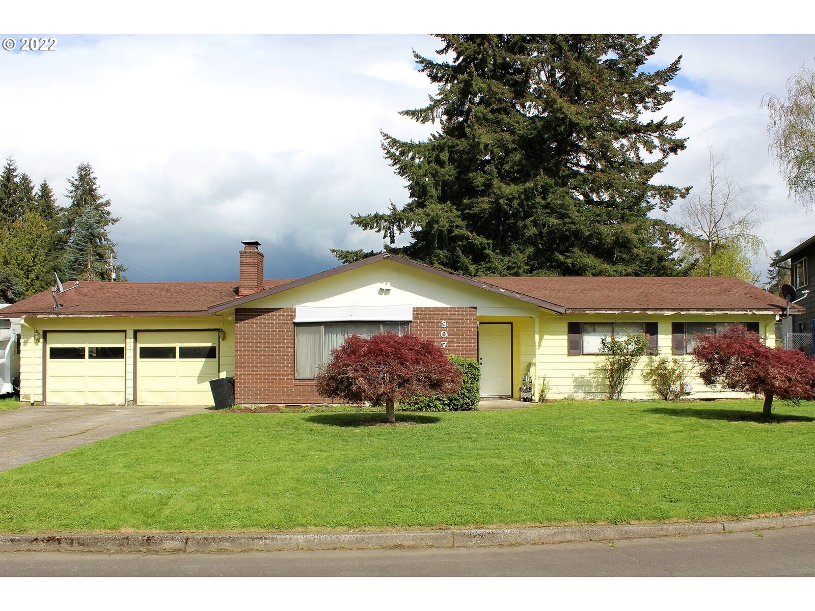 Property Photo: 307 NE 129th St WA 98685
