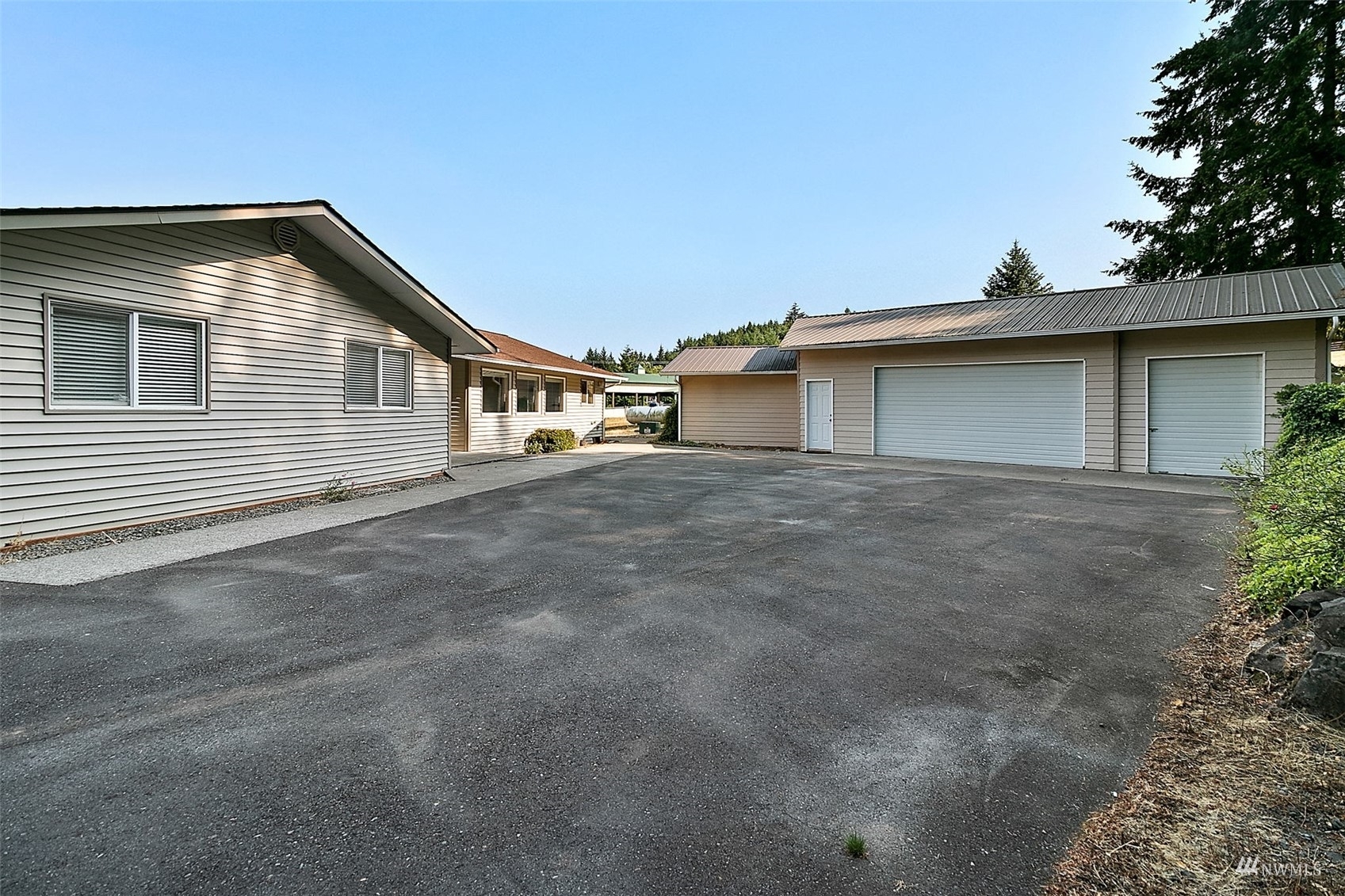 Property Photo:  109 Carroll Way  WA 98532 