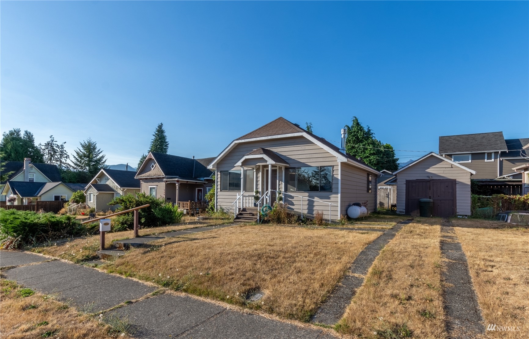 Property Photo:  232 W 11th Street  WA 98362 