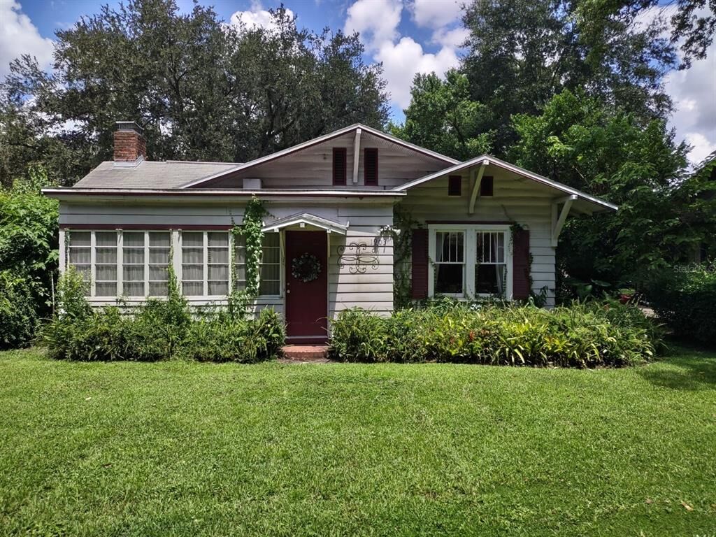 Property Photo: 1903 Curry Ford Road FL 32806