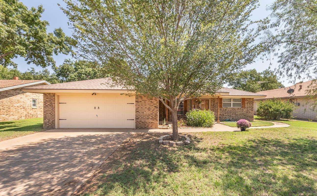 Property Photo:  2027 Longhorn Drive  TX 79336 