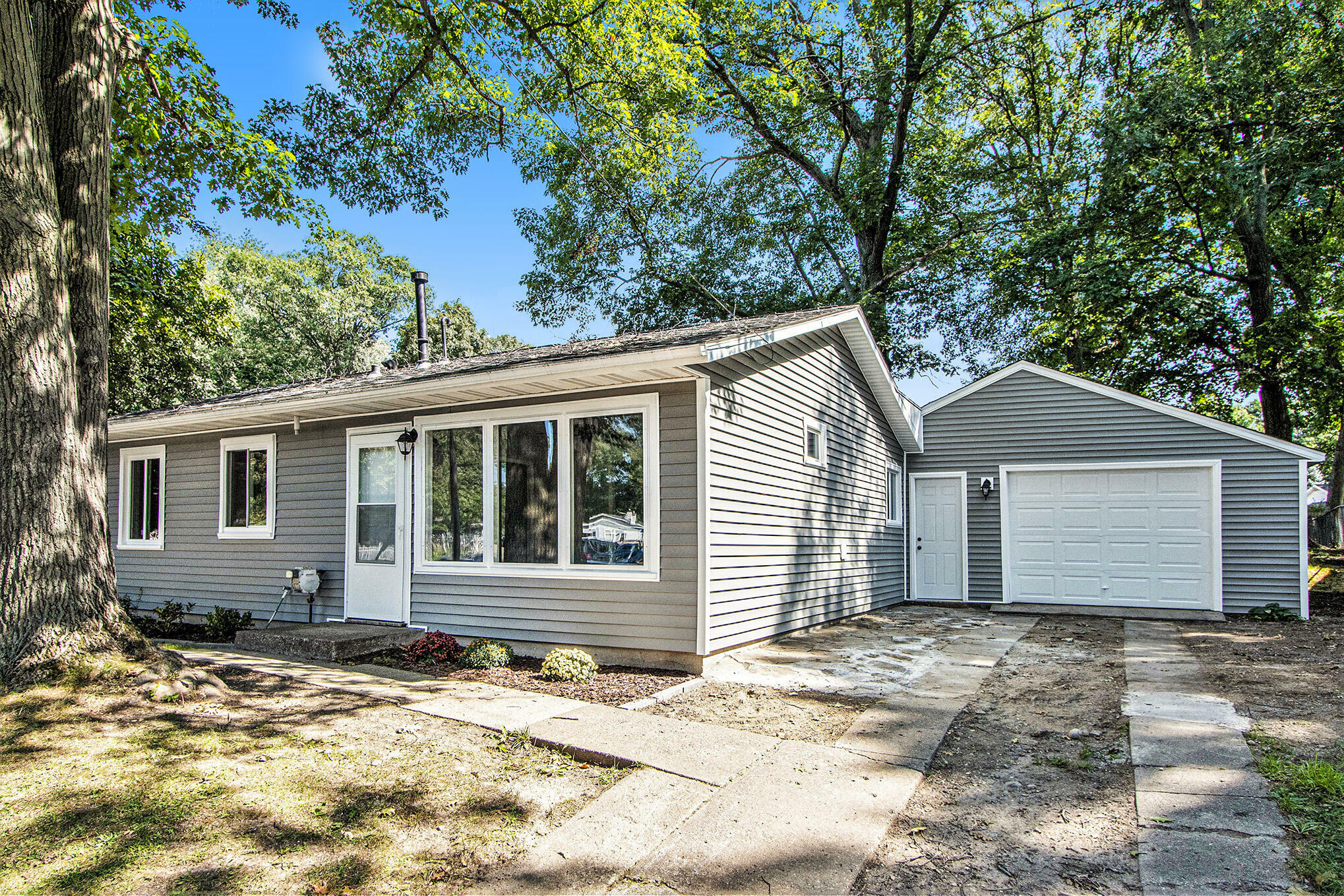 Property Photo:  2426 Monterey Drive  MI 49004 