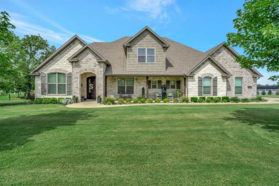 Property Photo:  914 King Arthur Drive  AR 72762 