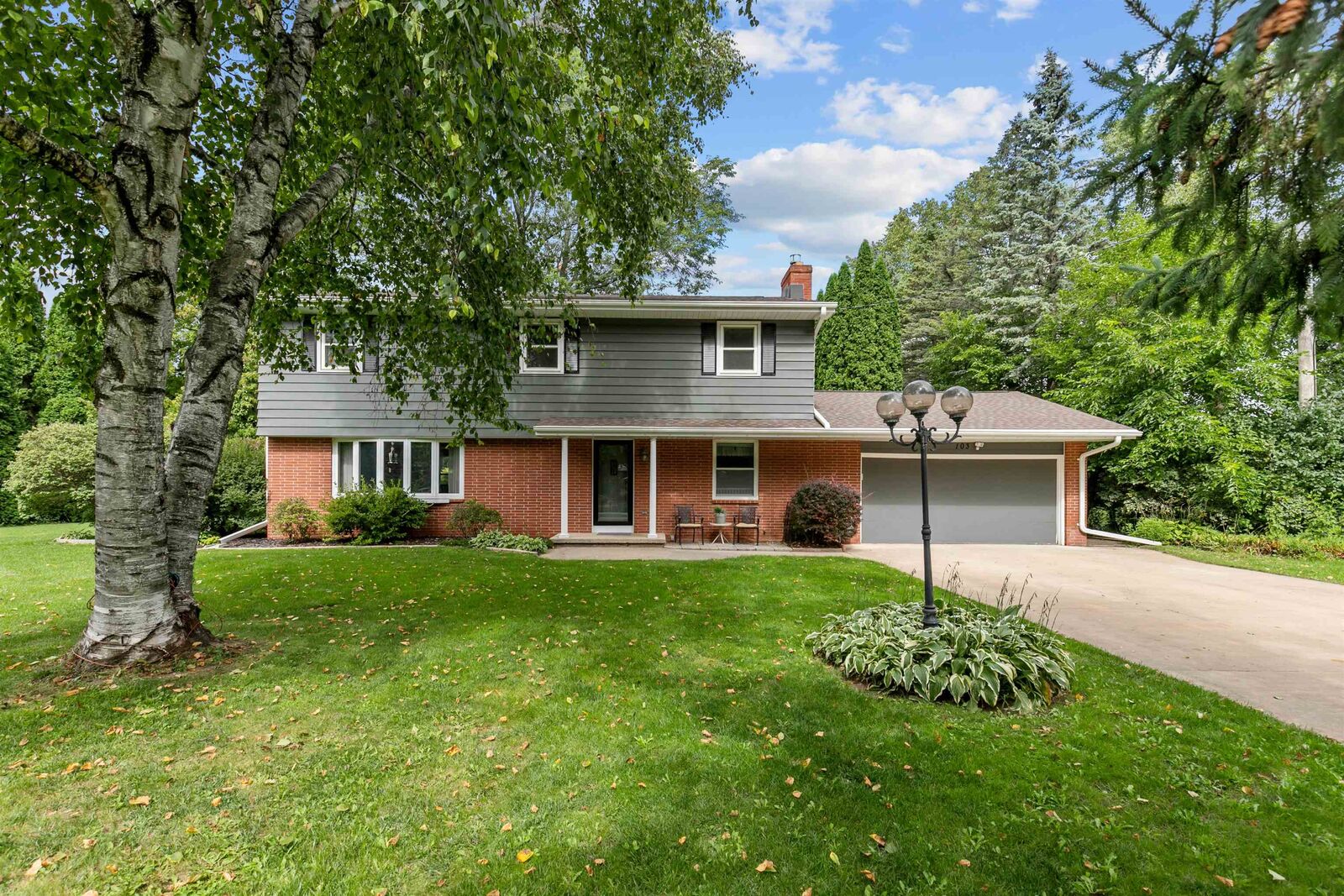 Property Photo:  103 Woodside Court  WI 54956-4330 
