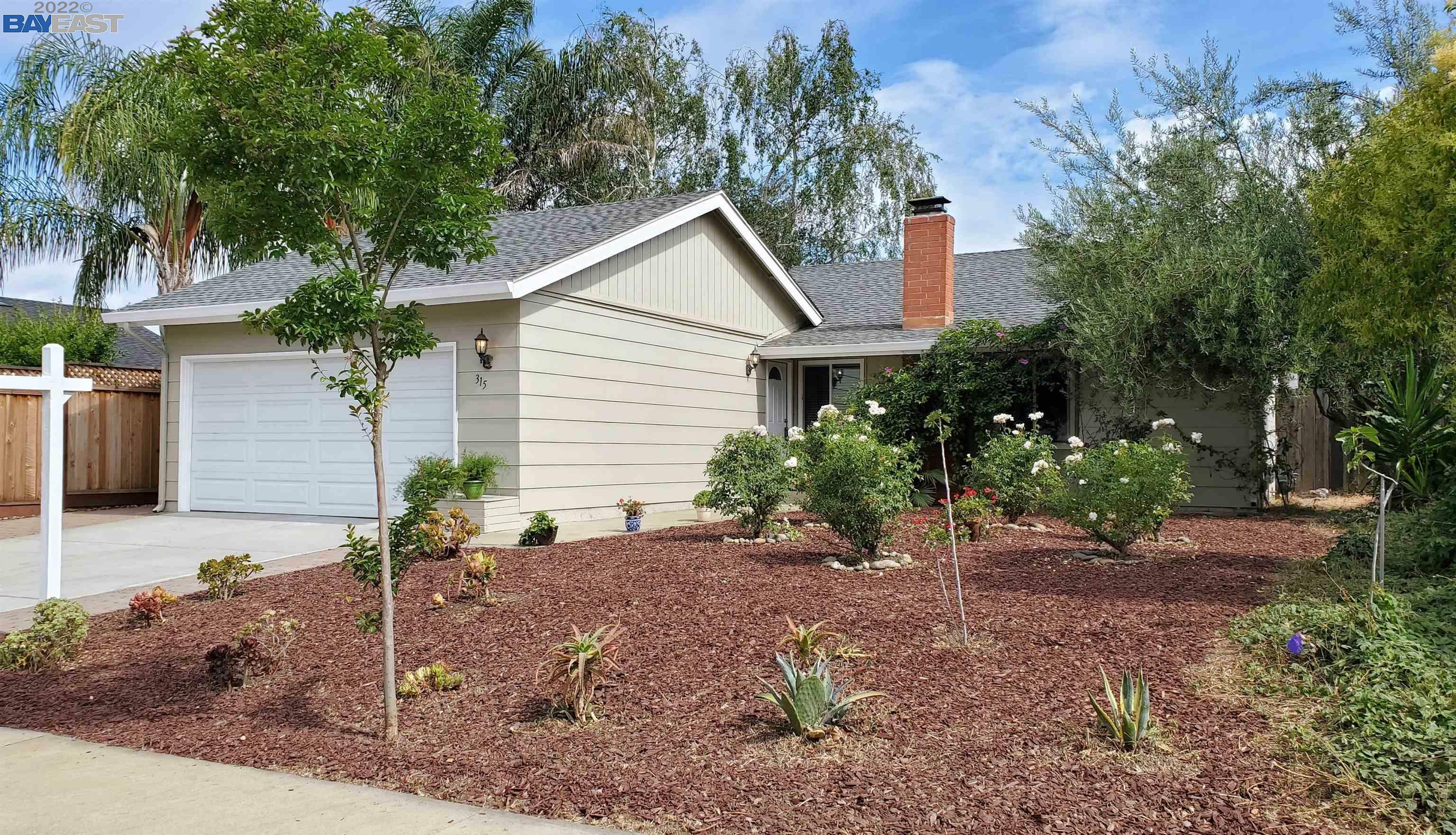 Property Photo:  315 Brian Court  CA 95123-4405 