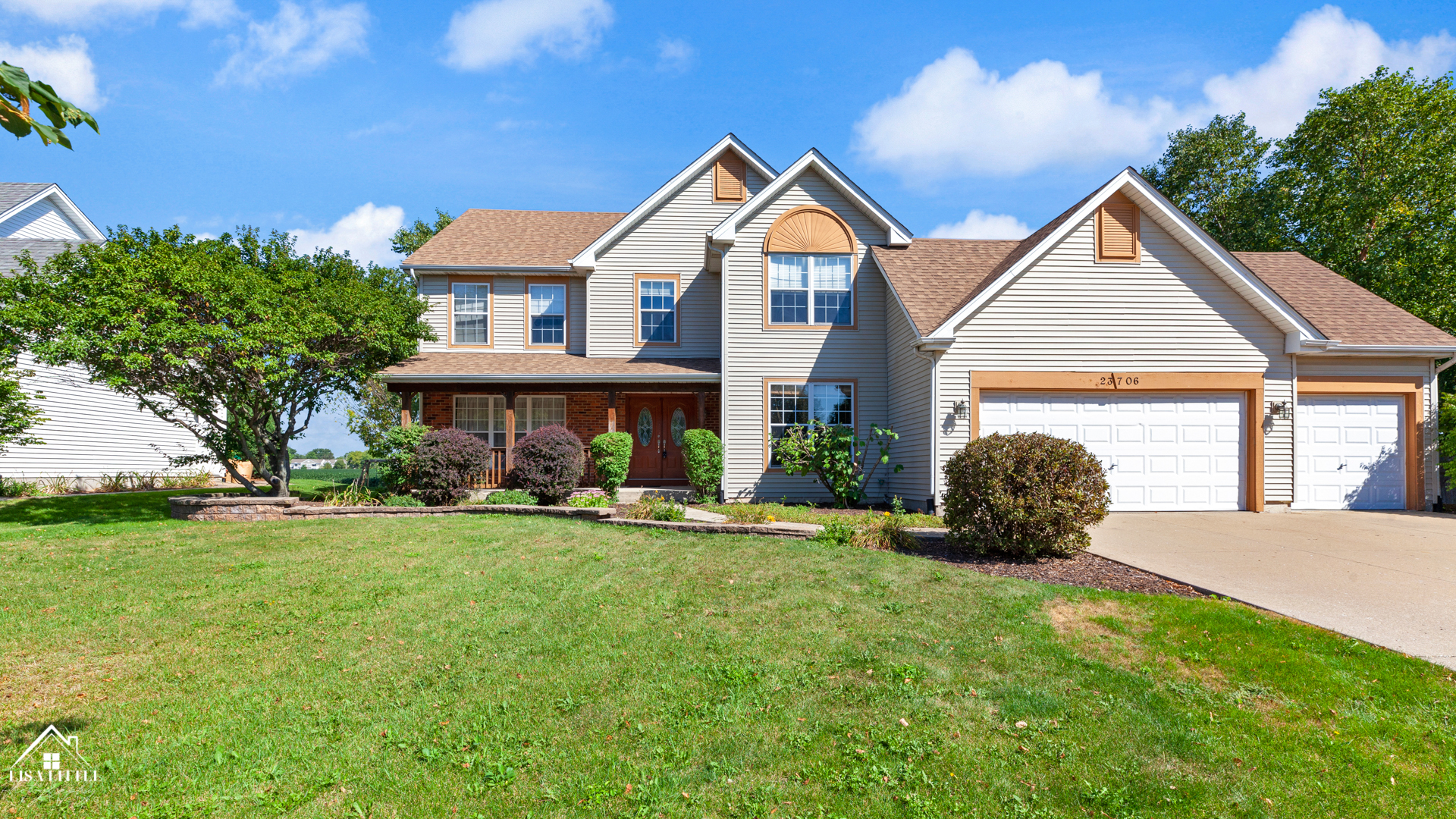 Property Photo:  23706 Greenfield Drive  IL 60585 