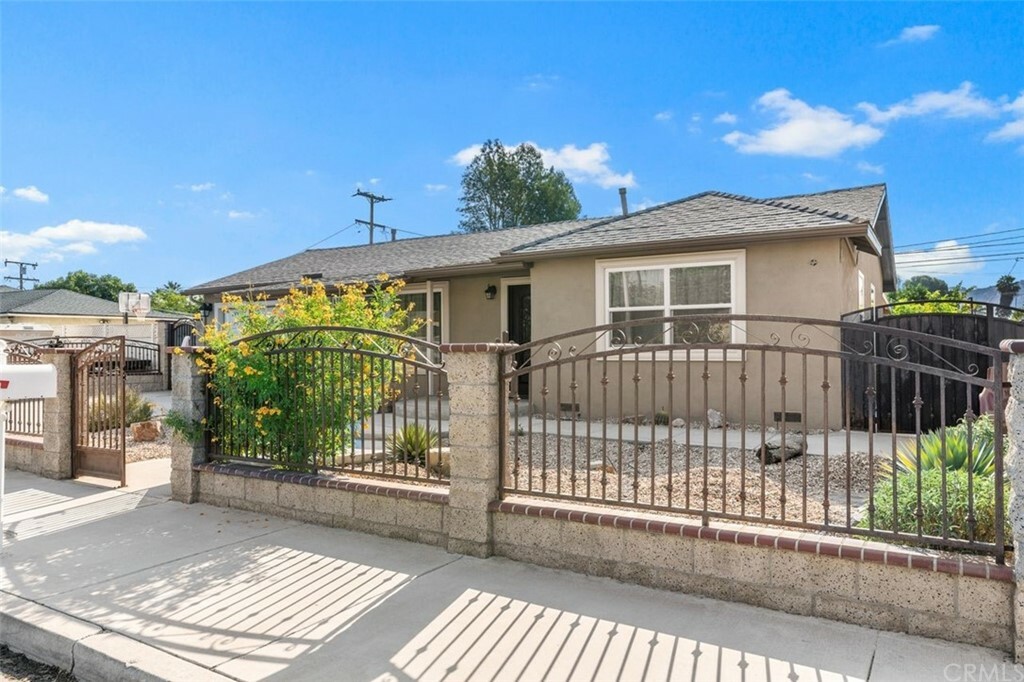 Property Photo:  4008 Leigh Street  CA 92509 