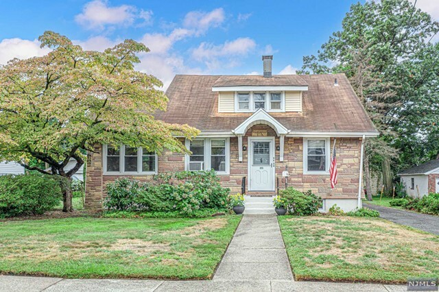 Property Photo:  85 Forest Place  NJ 07662 