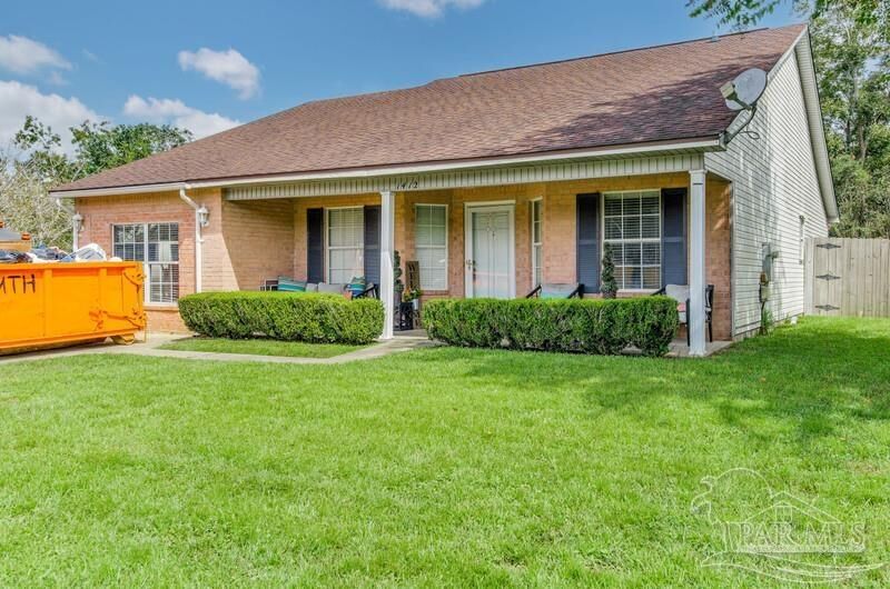 Property Photo: 1412 Aggie Way FL 32504