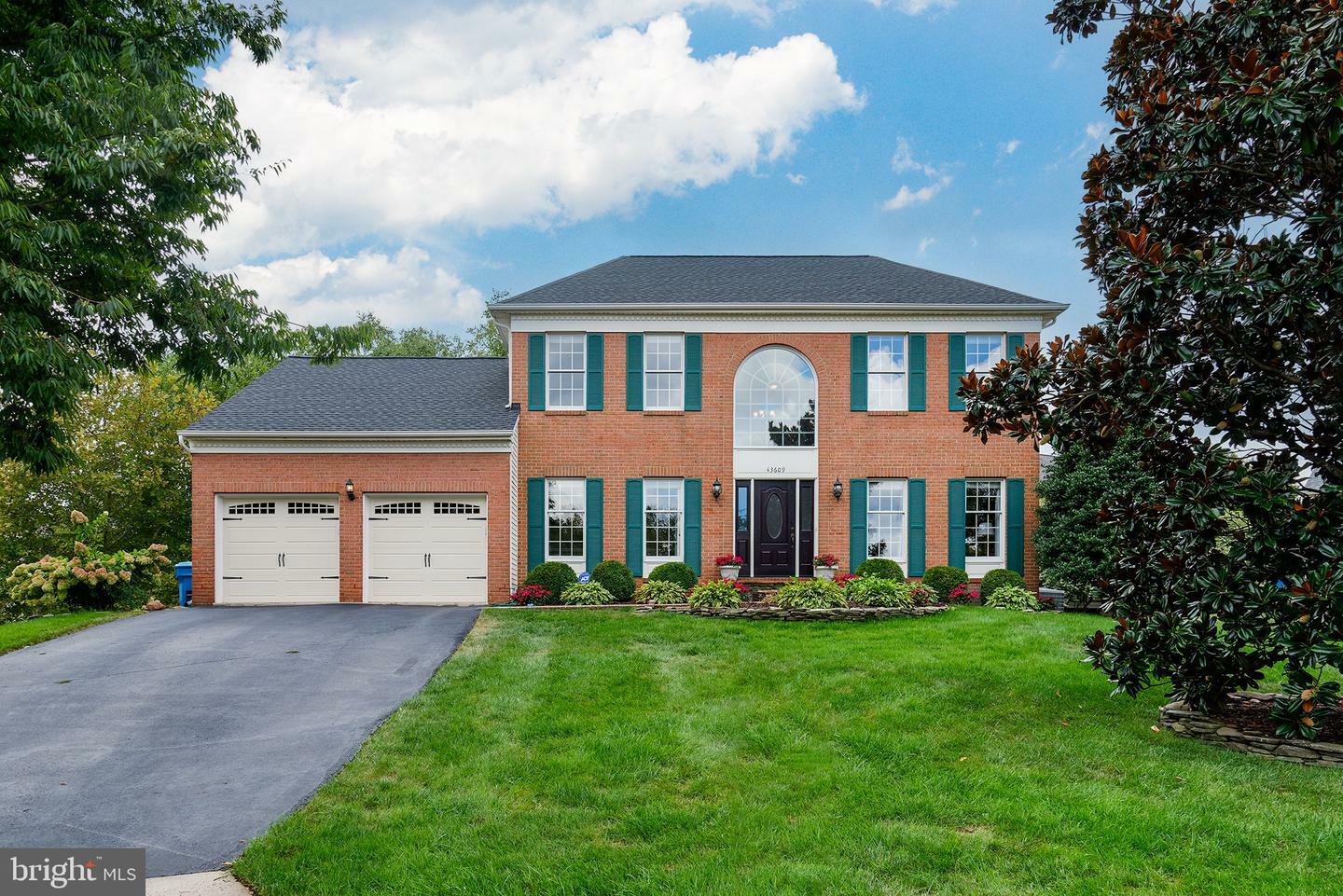 Property Photo:  43609 Winthrop Court  VA 20147 