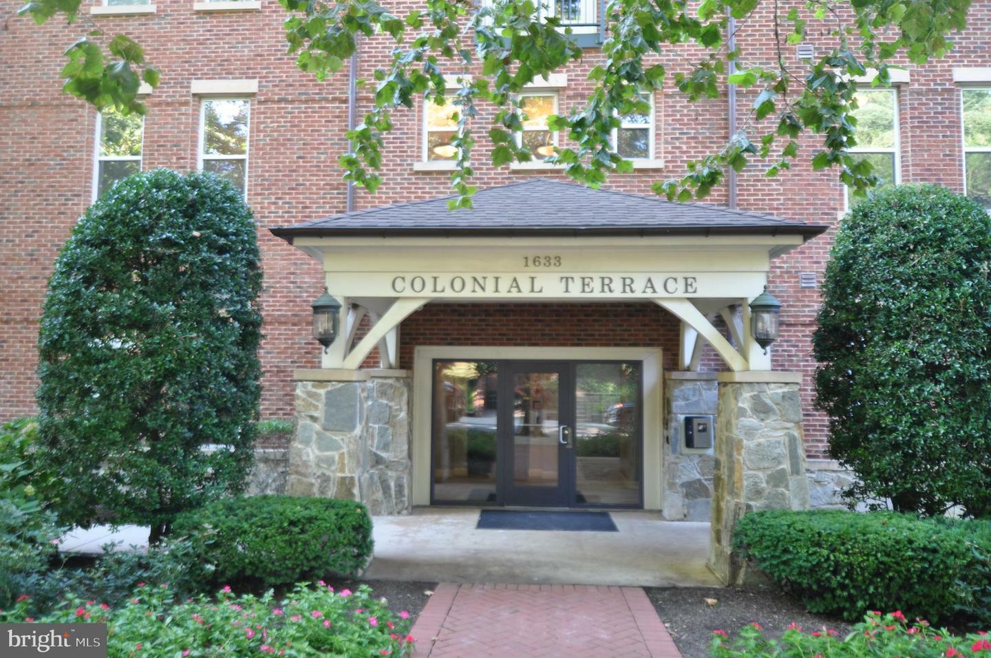 Property Photo: 1633 N Colonial Terrace 405 VA 22209