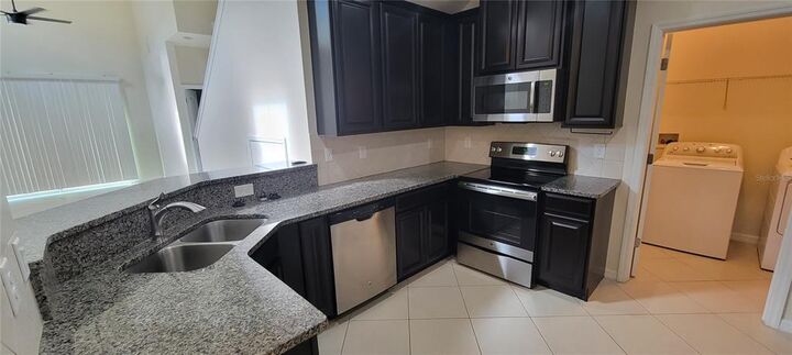 Property Photo:  2135 Broadway View Avenue  FL 33510 