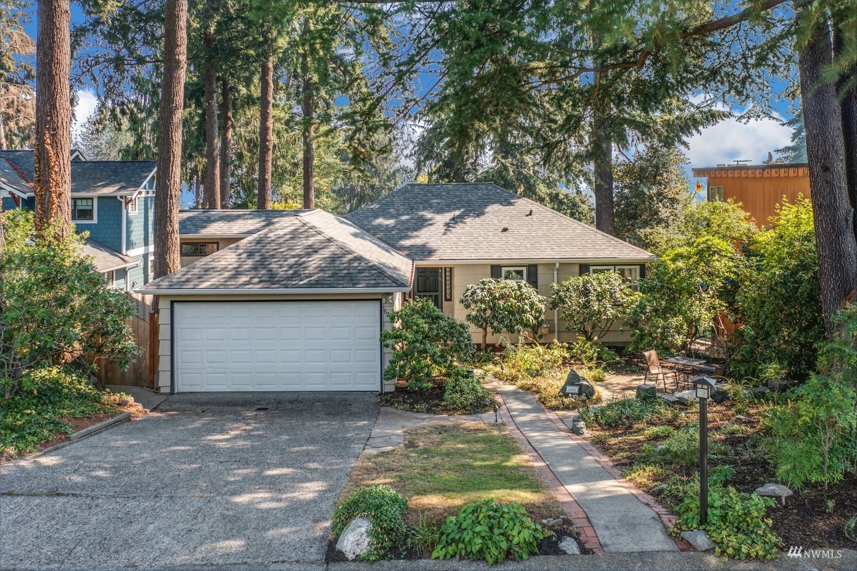 Property Photo:  6626 57th Avenue NE  WA 98115 