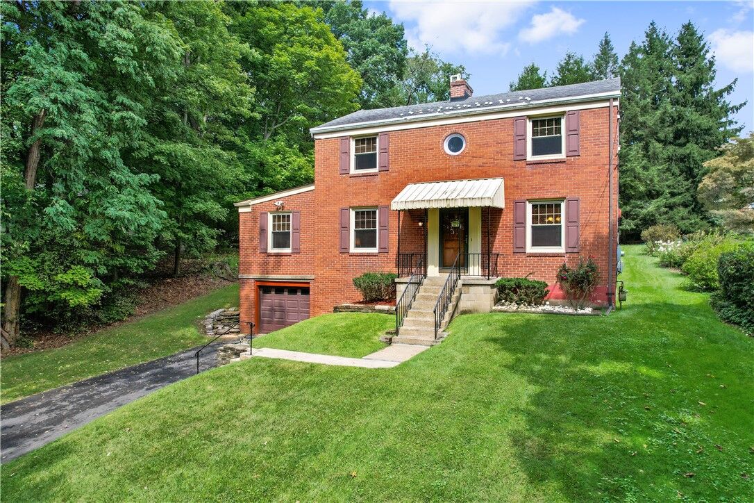 Property Photo:  204 Hoffman St  PA 15116 