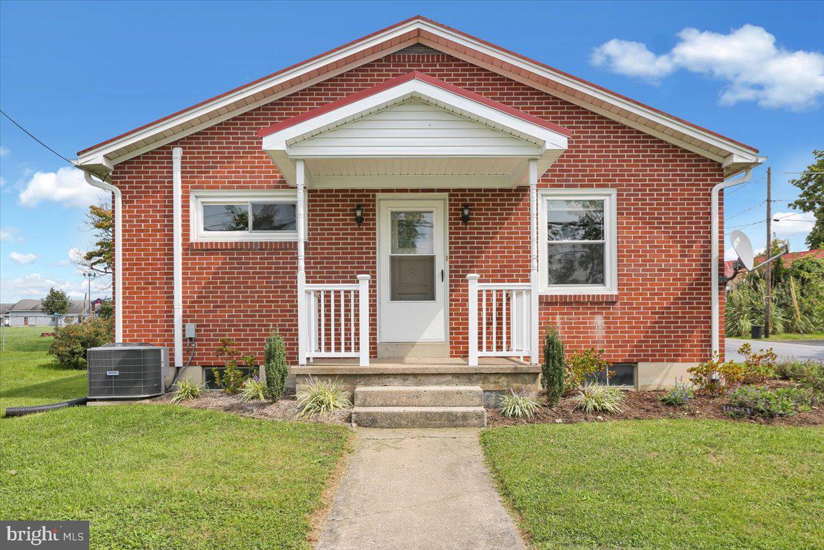 Property Photo:  1 Arlington Drive  PA 19533 