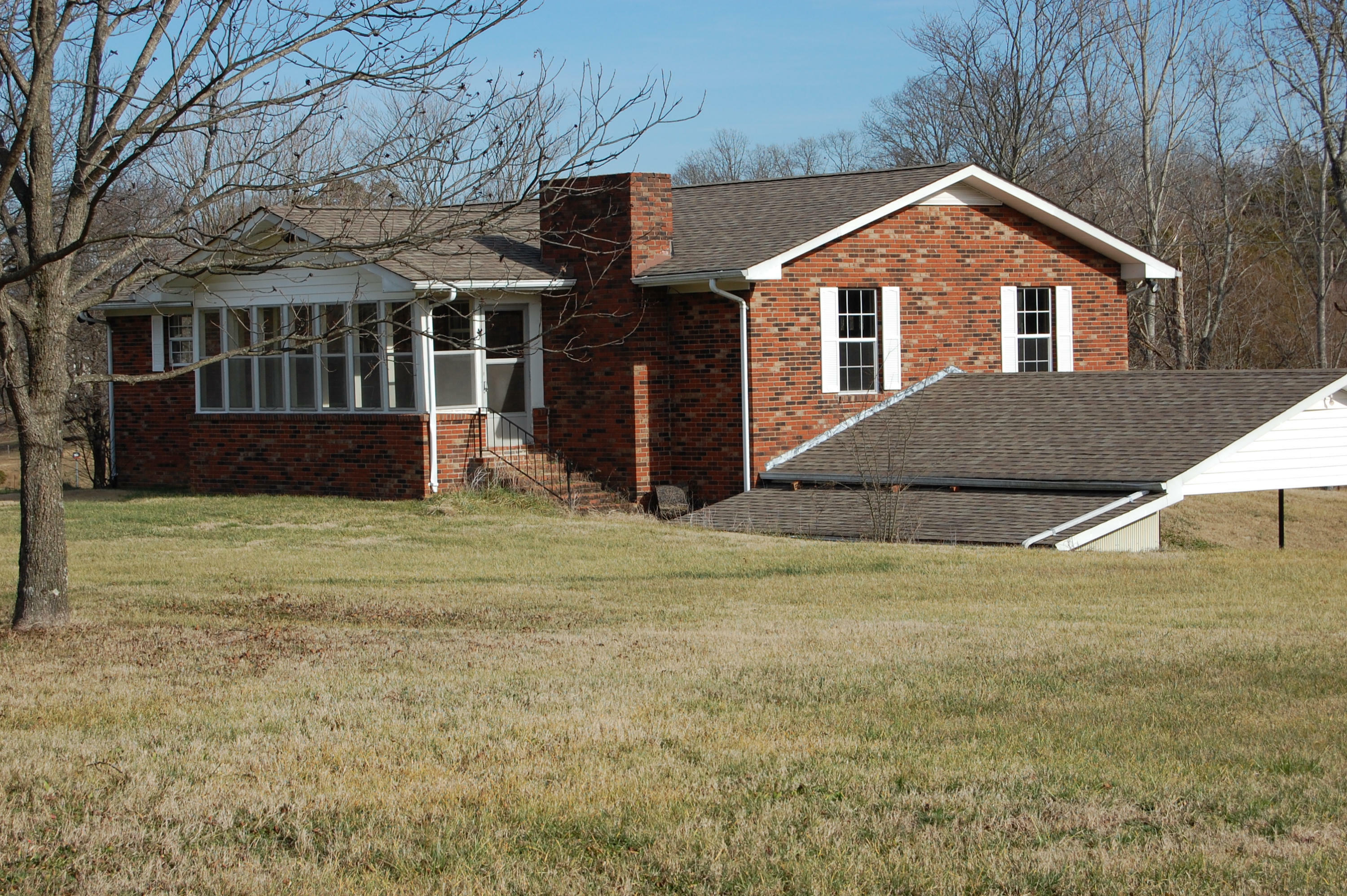 Property Photo:  2523 Graves Rd  TN 37803 