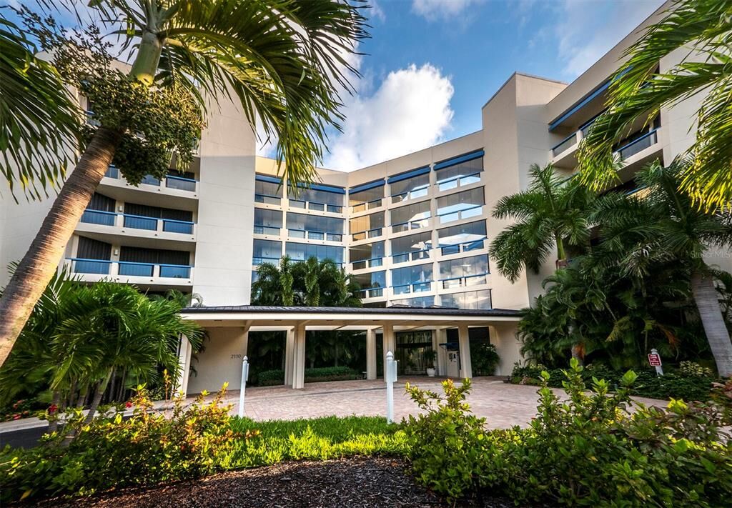 Property Photo: 2120 Harbourside Drive 628 FL 34228
