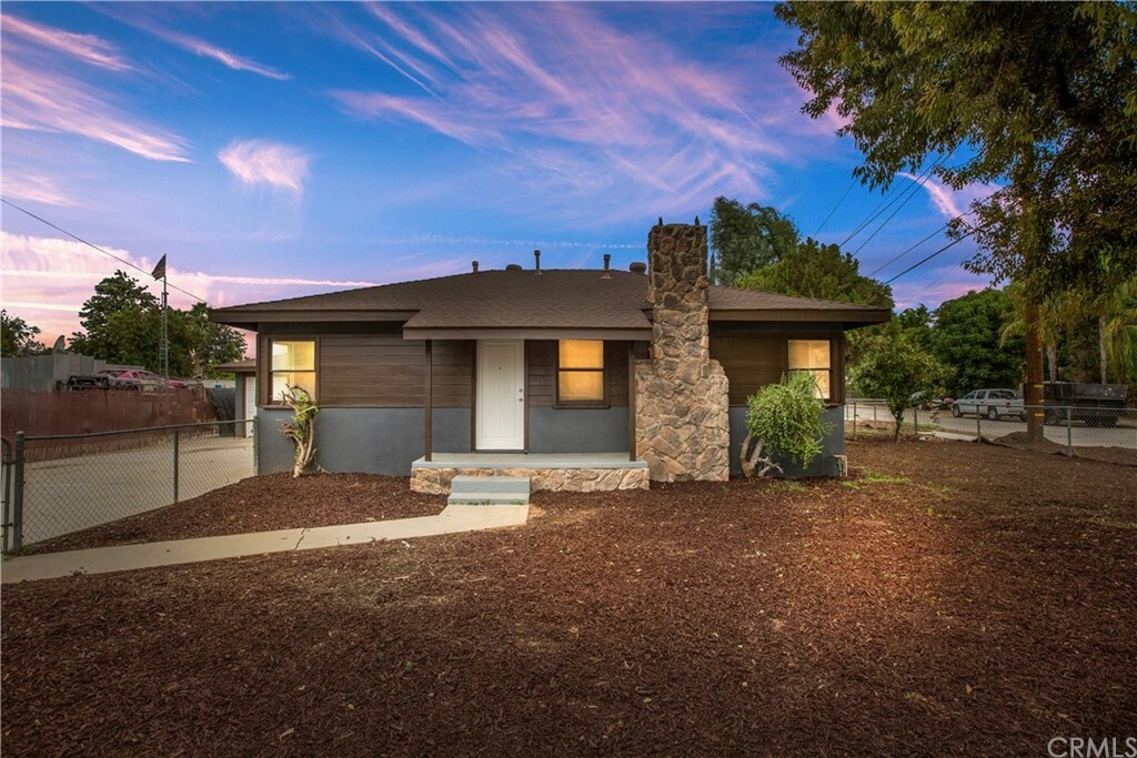 Property Photo:  10705 Cypress Avenue  CA 92505 