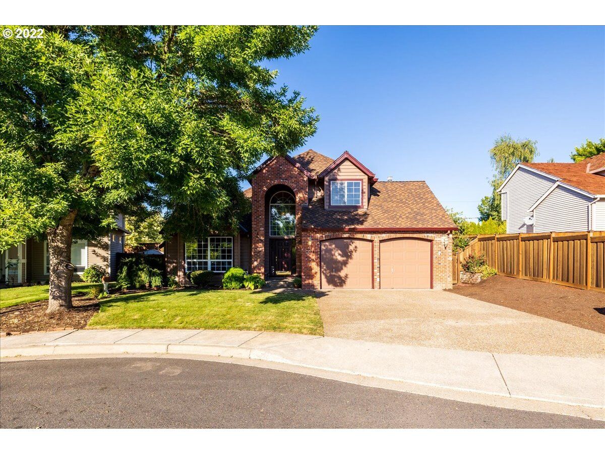 Property Photo: 8373 SW Sunstone Loop OR 97007