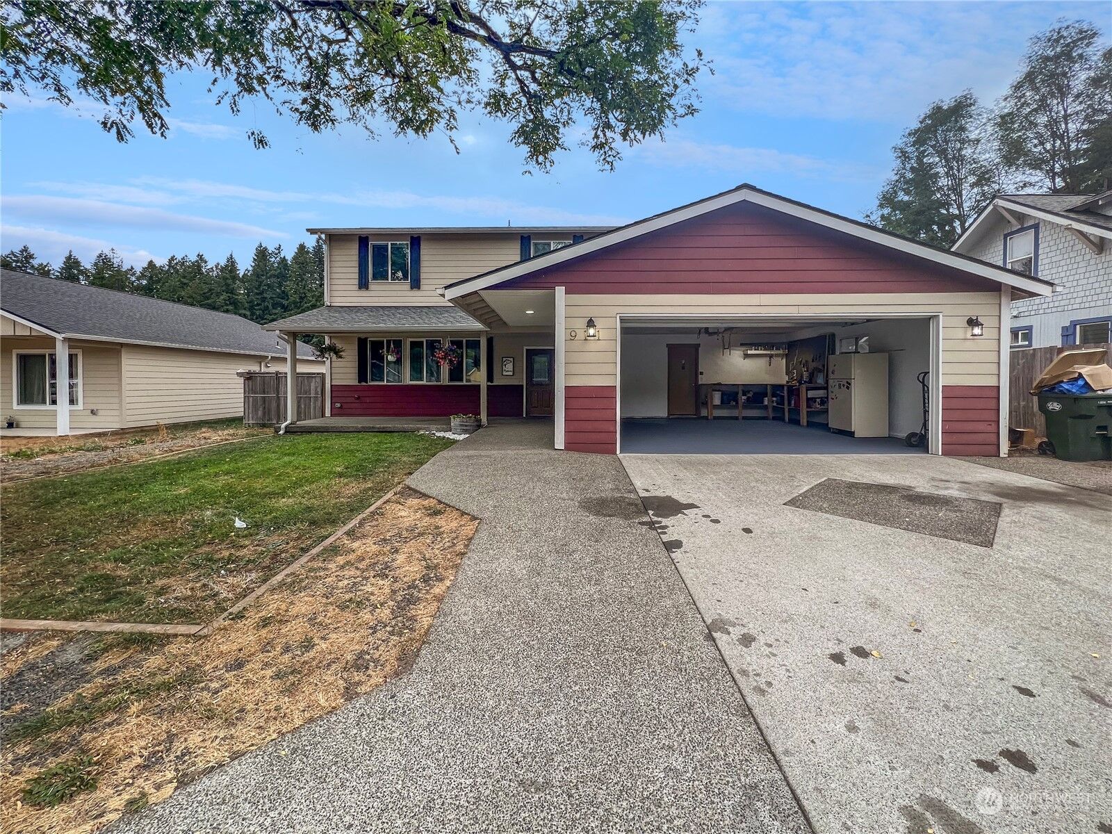 Property Photo: 911 SW Front Street WA 98596