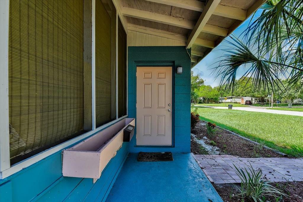 Property Photo:  3996 Neptune Drive SE  FL 33705 