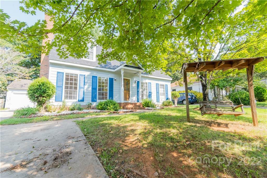 Property Photo: 7438 Barn Stone Drive NC 28227