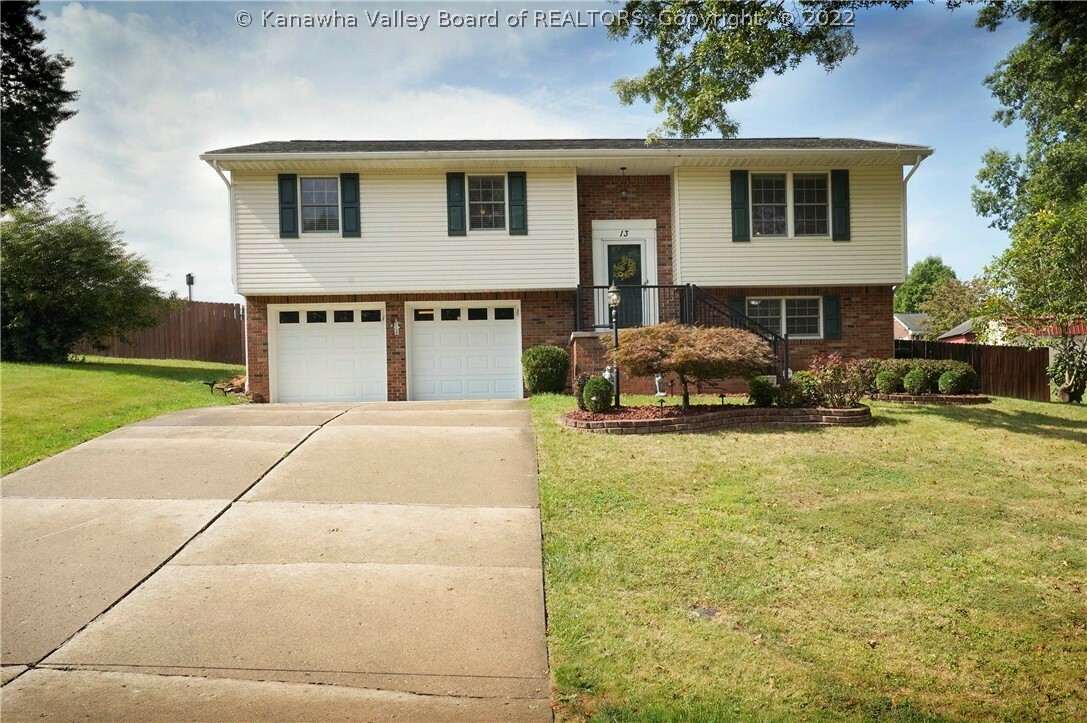 Property Photo: 13 Hillsdale Circle WV 25560
