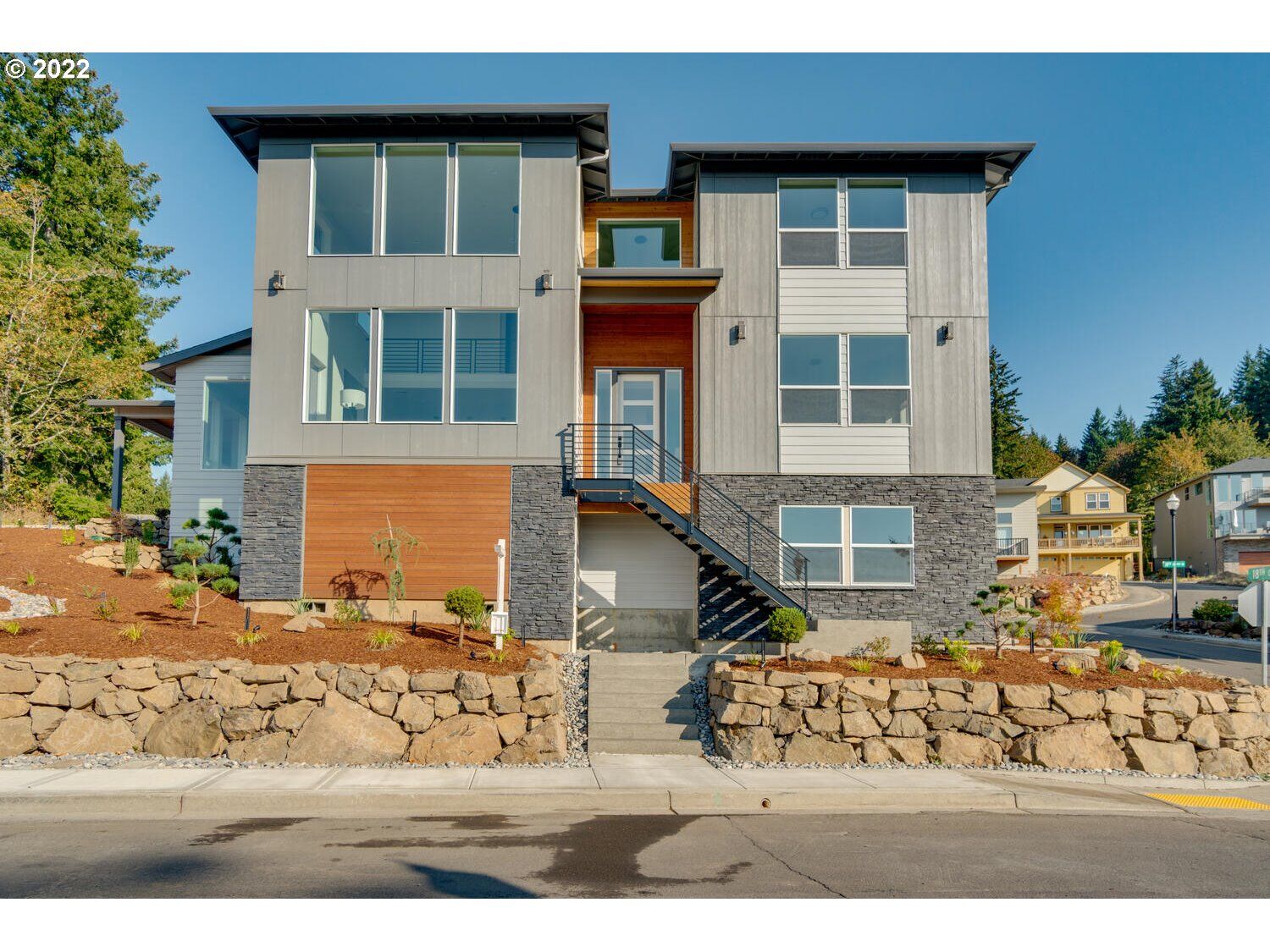 Property Photo:  1757 N Columbia Ridge Way  WA 98671 