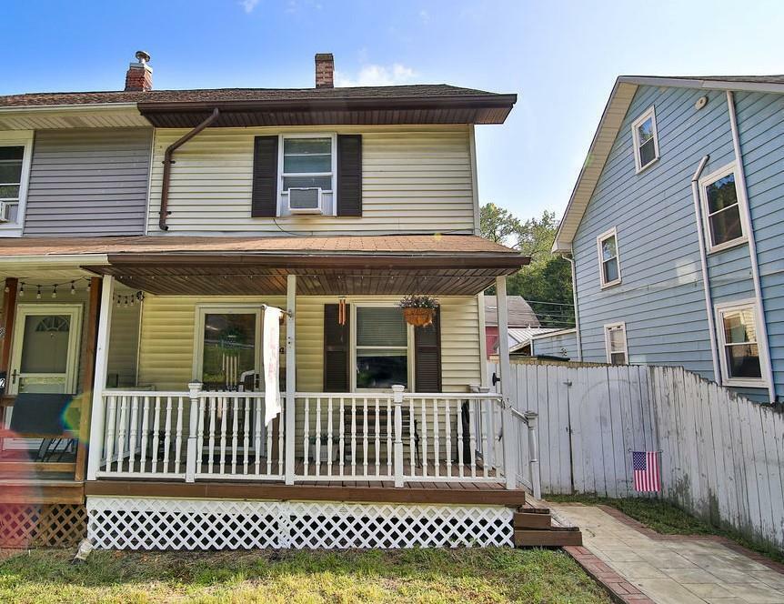 Property Photo:  4 Front Street  PA 18042 