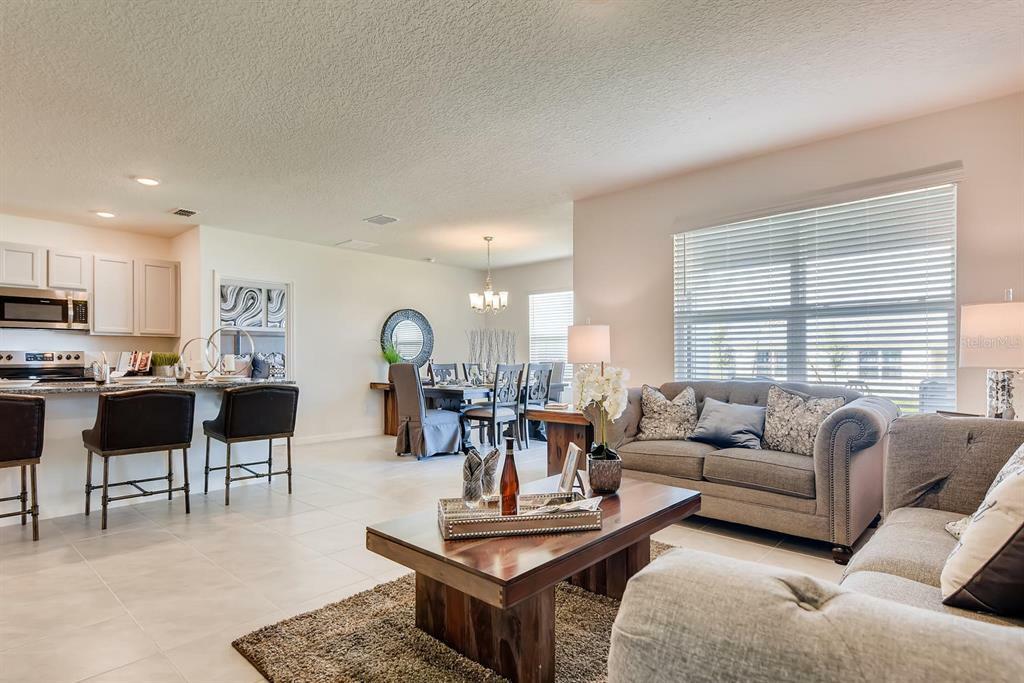 Property Photo: 803 Lazio Circle FL 32713