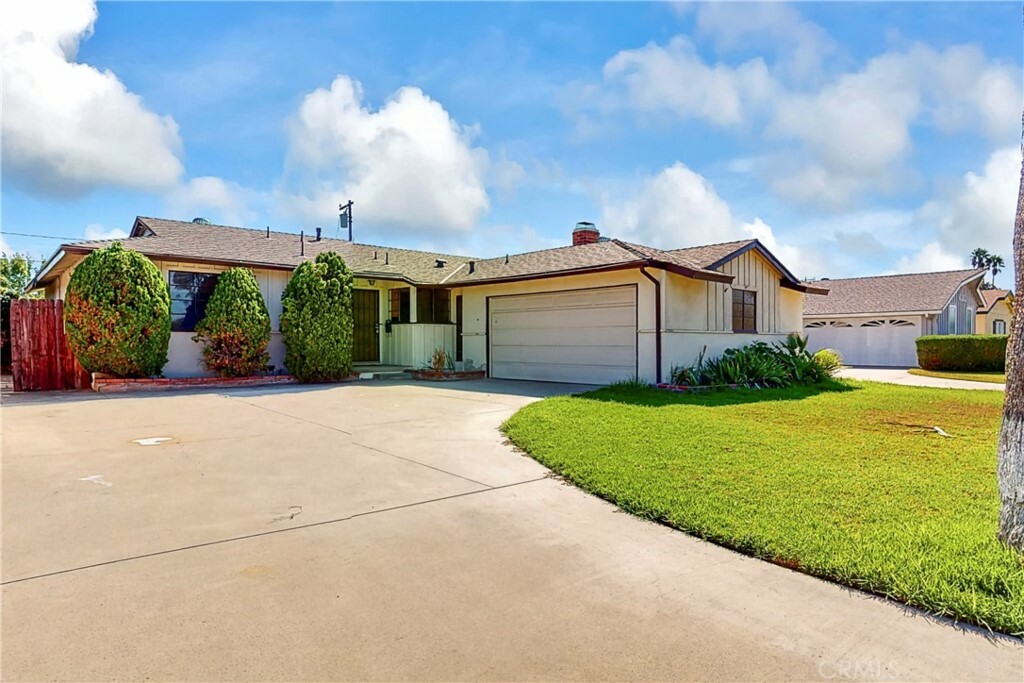 Property Photo:  1540 W Brande Avenue  CA 92802 