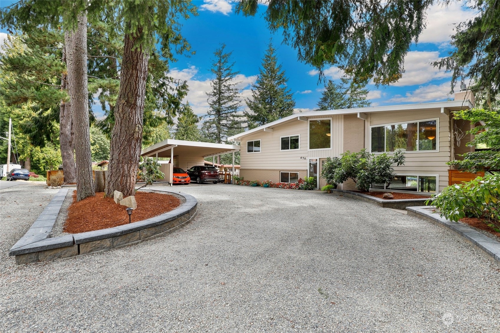 Property Photo:  470 Mt Kenya Drive SW  WA 98027 