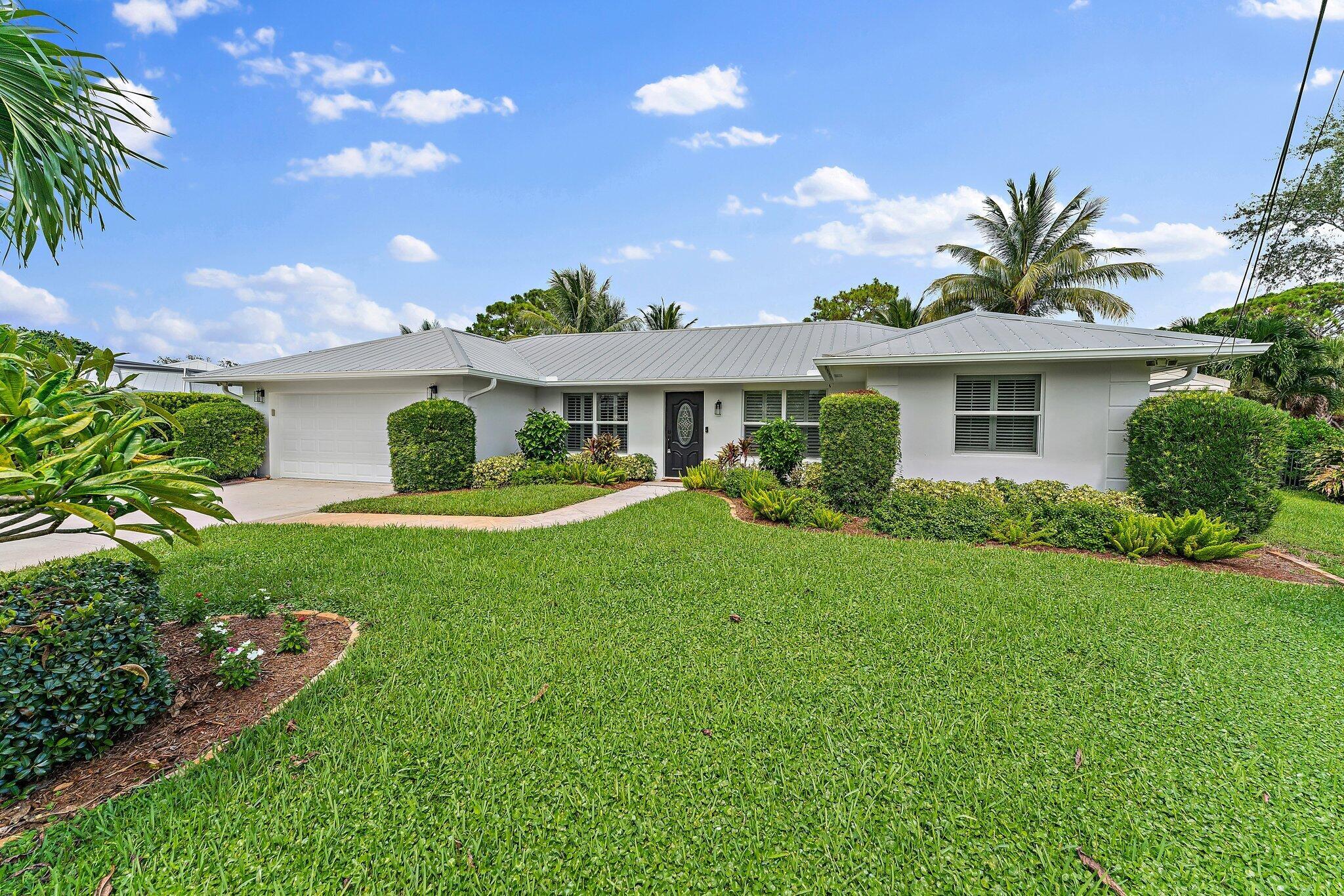 Property Photo:  19 Bunker Place  FL 33469 
