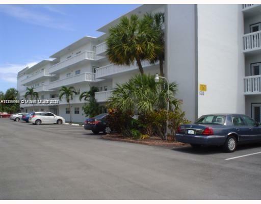 Property Photo: 608 NE 2nd St 132 FL 33004